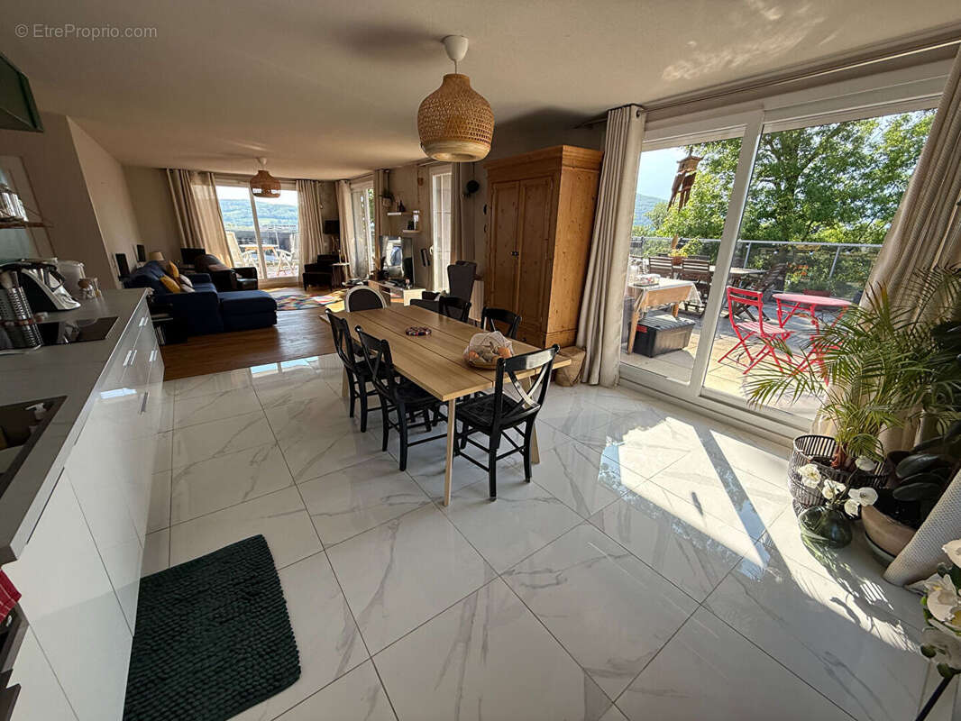 Appartement à VETRAZ-MONTHOUX