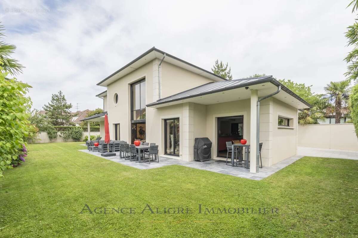 Maison à CROISSY-SUR-SEINE