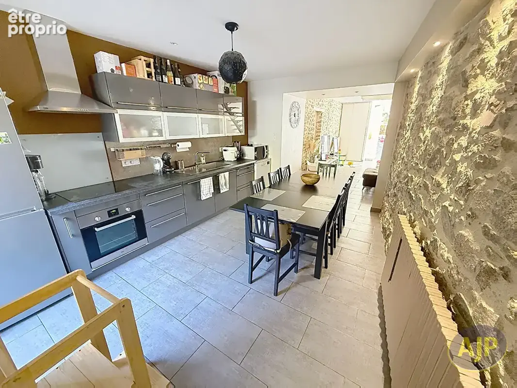 Maison Montfaucon Montigné - photo 2