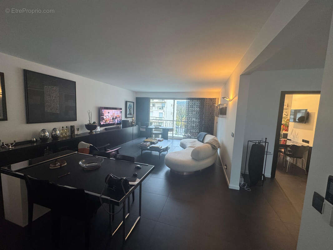 Appartement à NEUILLY-SUR-SEINE