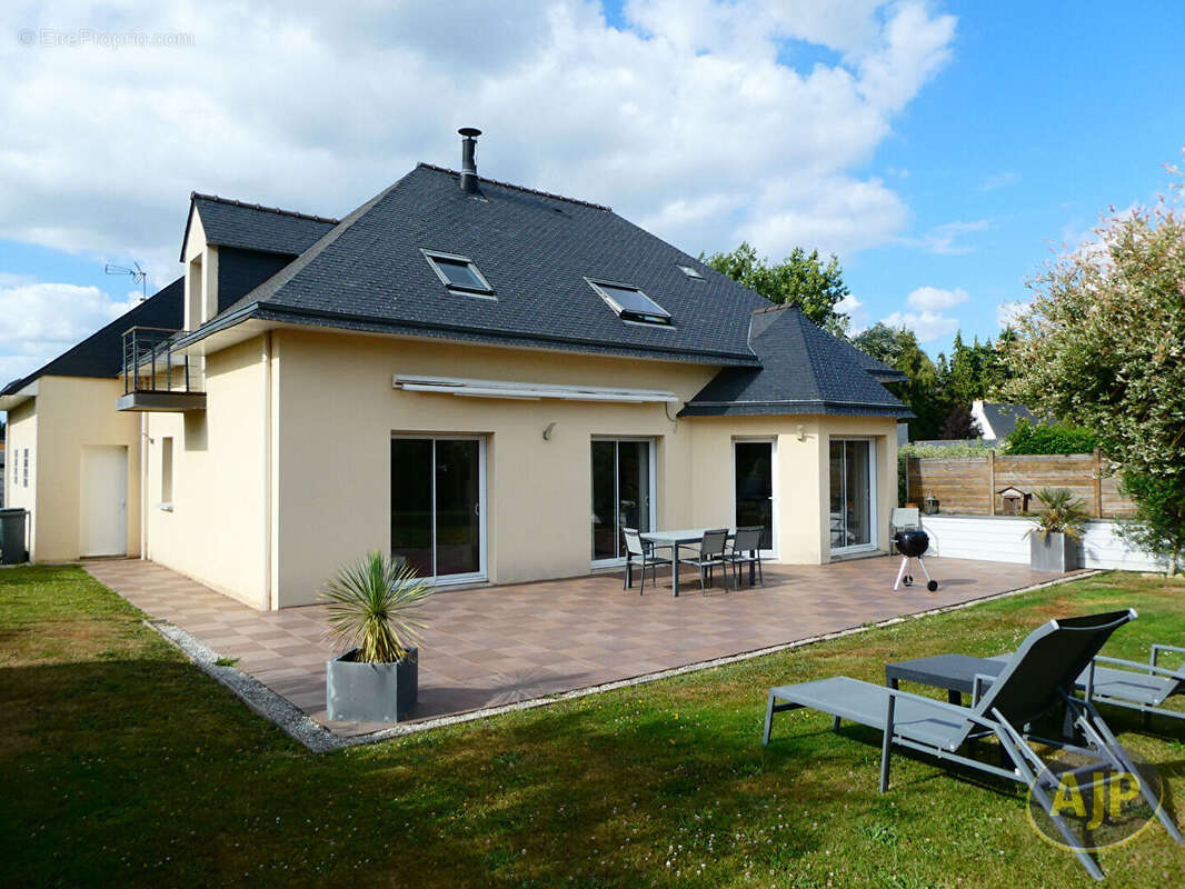 Maison à PLUMELEC