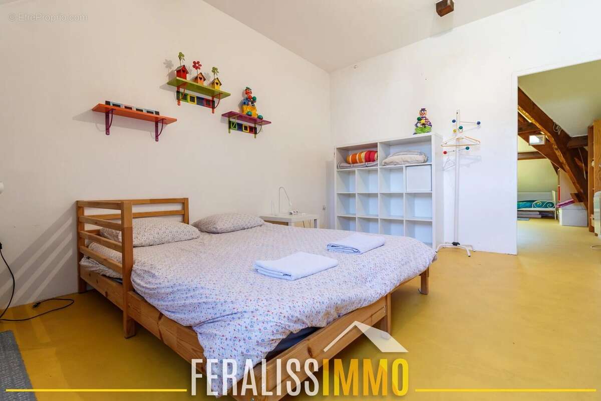 Maison familiale de 220 m2 avec sous-sol total et double gar - photo 10