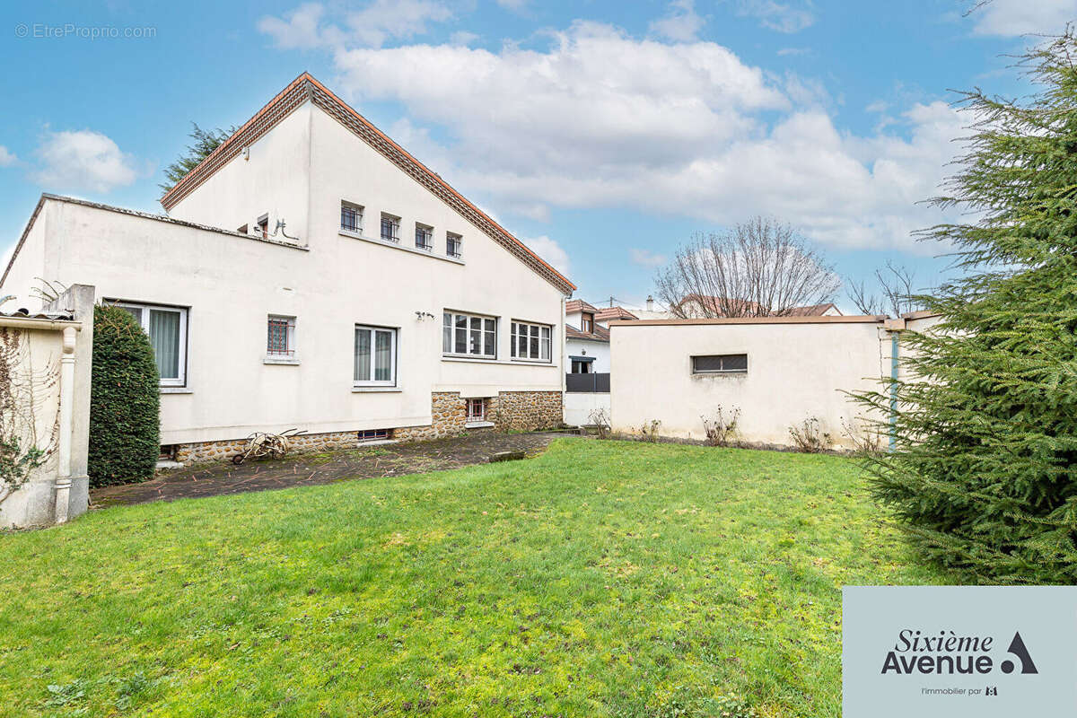 Maison à SAVIGNY-SUR-ORGE