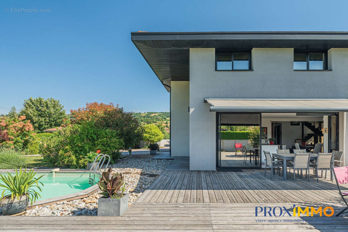 Maison 115 m² à Saint-Hilaire-De-La-Cote  - photo 3