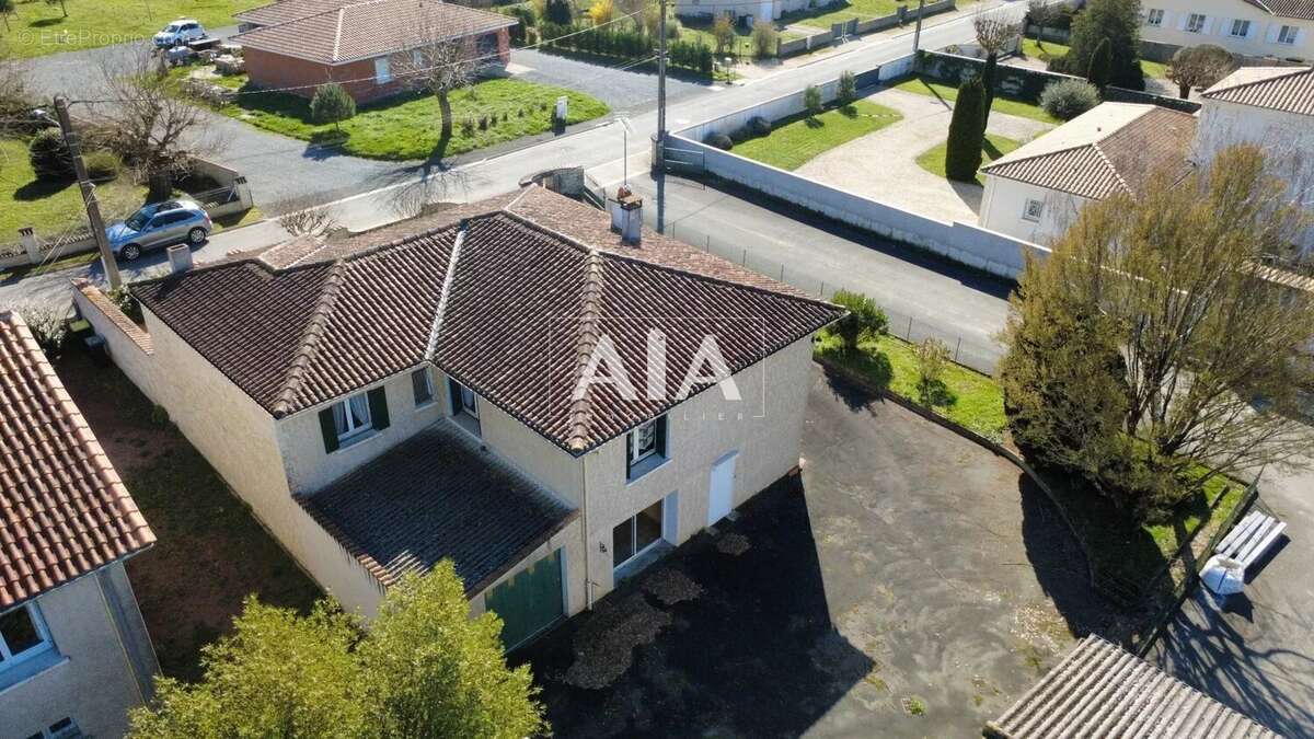 Maison à MAINE-DE-BOIXE