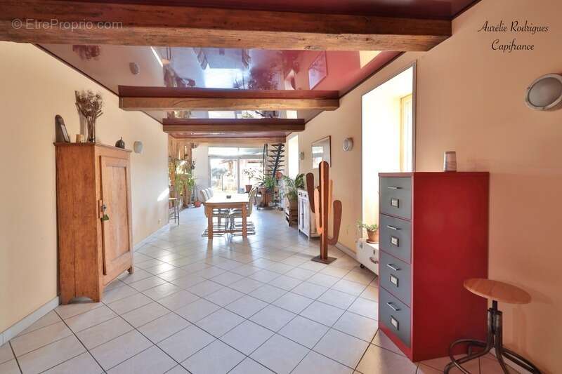 Maison à BAGE-LE-CHATEL