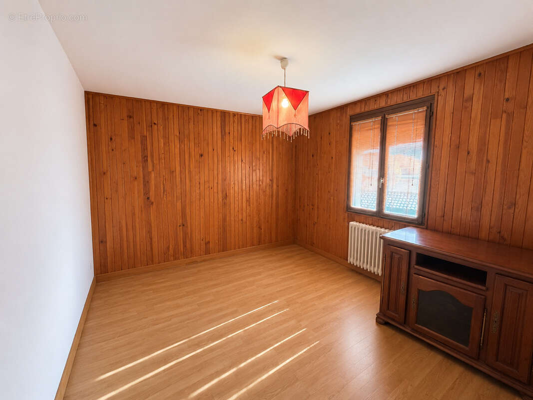Maison familiale avec grand sous-sol   Juillan - photo 8