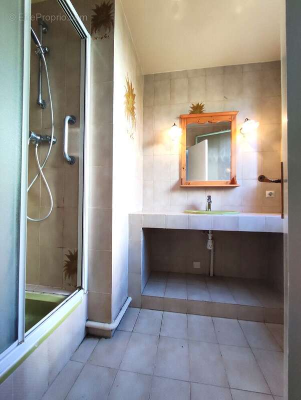 Appartement à VILLETANEUSE