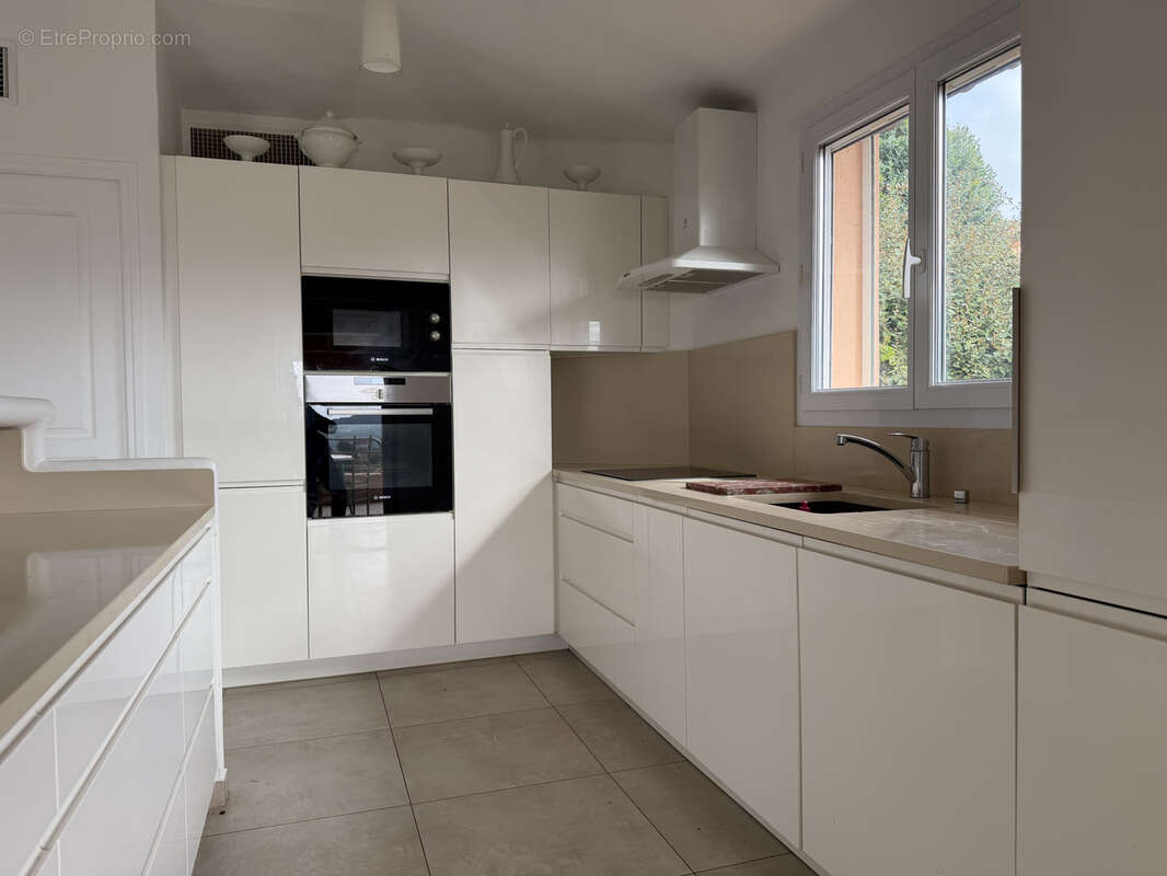 Villa d’exception avec vue mer et montagne à Porto-Vecchio. - photo 2