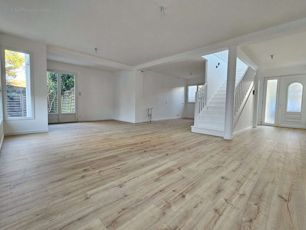 Maison à VILLECRESNES