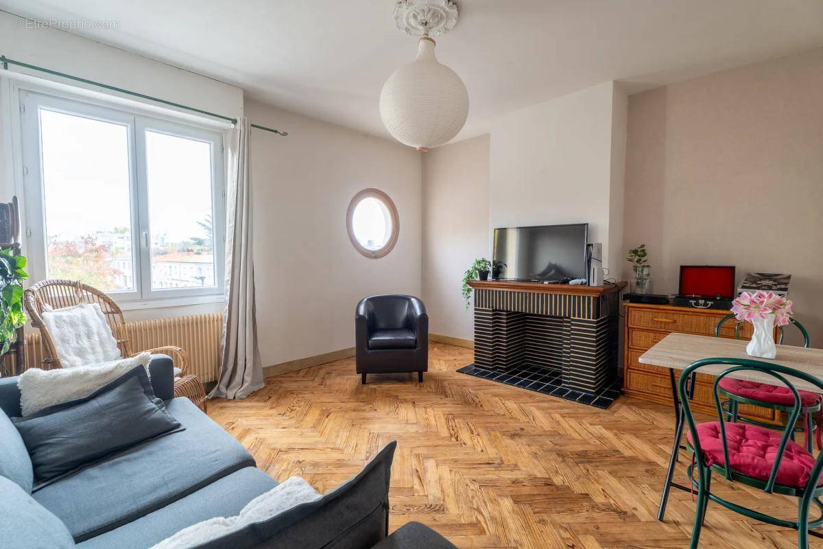Appartement à BORDEAUX