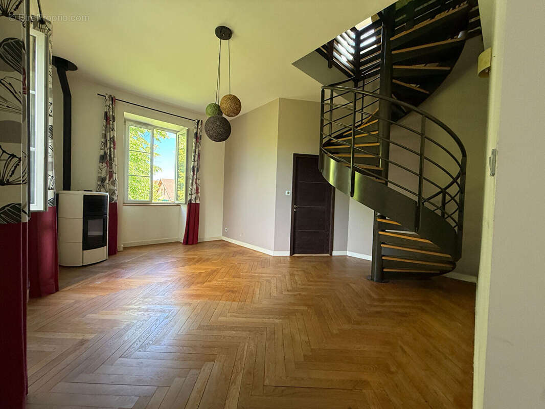 Appartement-maison Chilly-le-Vignoble / 5 pièce(s) / 2 chambres / 152 m² - photo 4