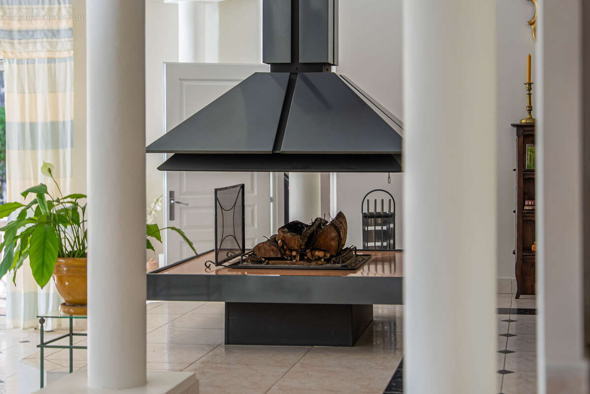 Maison à SAINT-MATHIEU-DE-TREVIERS