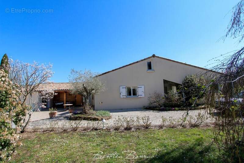 Maison à VERNOUX-EN-VIVARAIS
