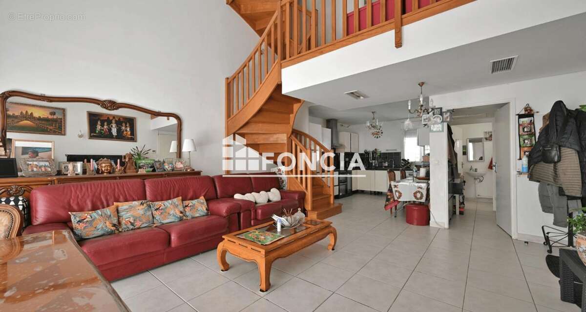 RARE : Villa de standing F5 à Port-Marianne avec jardin et 2 garages - photo 5