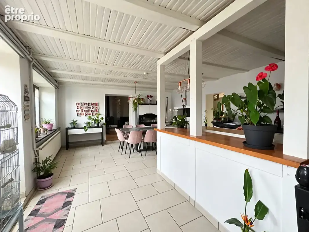 Maison 10 pièces 257 m² à vendre à Champagne-Saint-Hilaire (86160) - photo 7