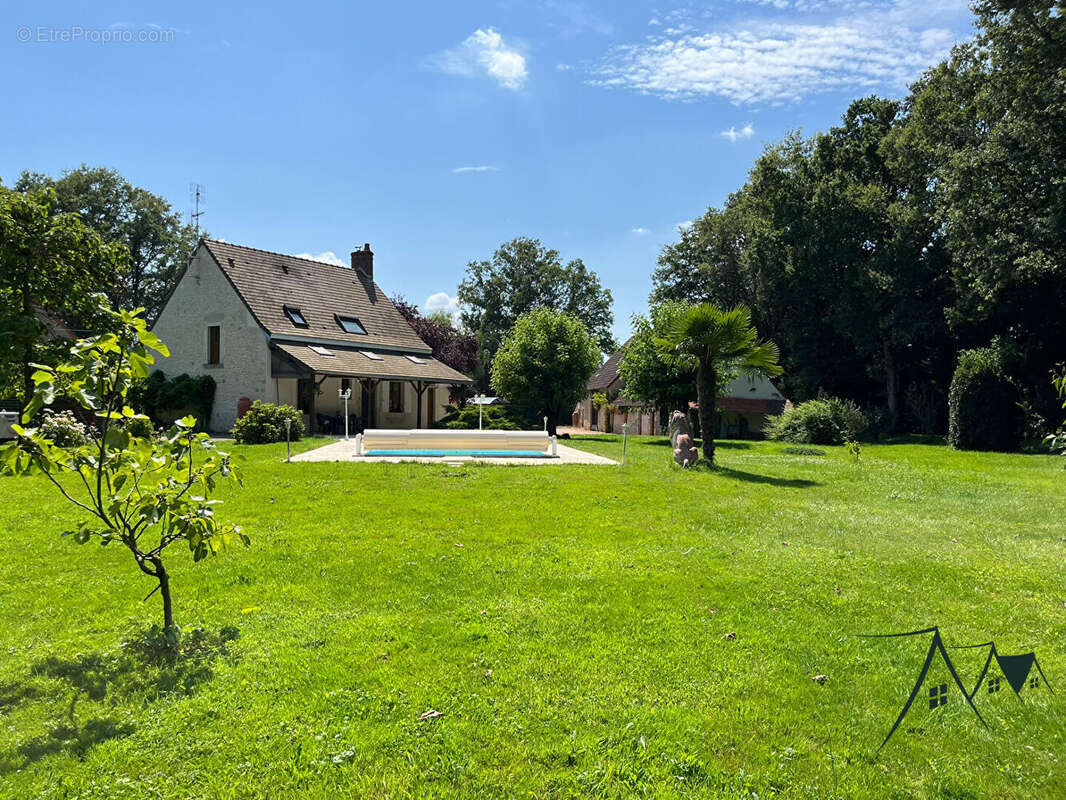 Maison à SAINT-AMAND-MONTROND