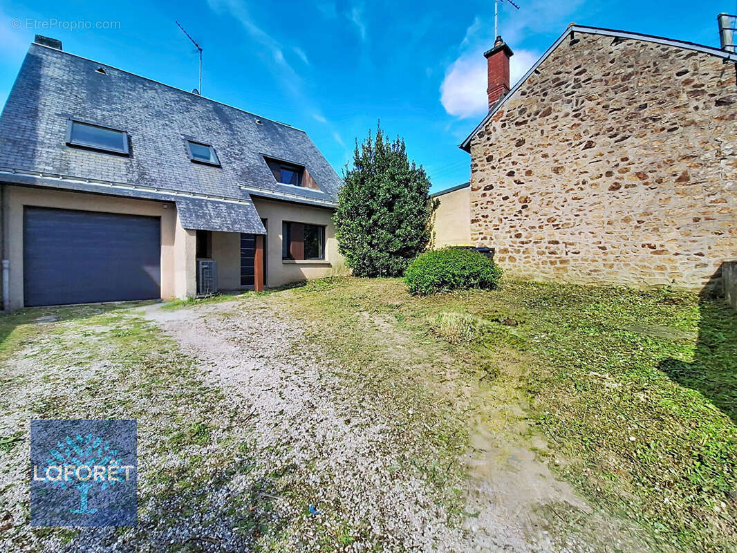 Maison à FOUGERES