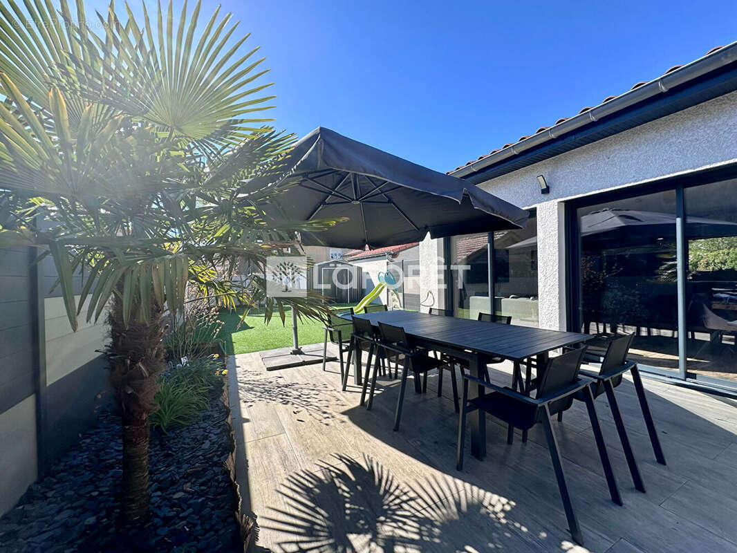 Maison à CHATILLON-SUR-CHALARONNE