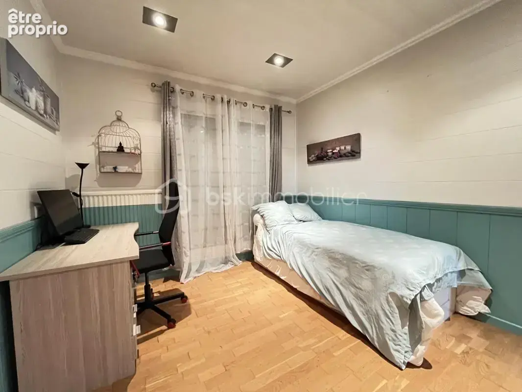 Maison familiale 108 m² – 3 chambres + bureau – Jardin – 2 garages - photo 14