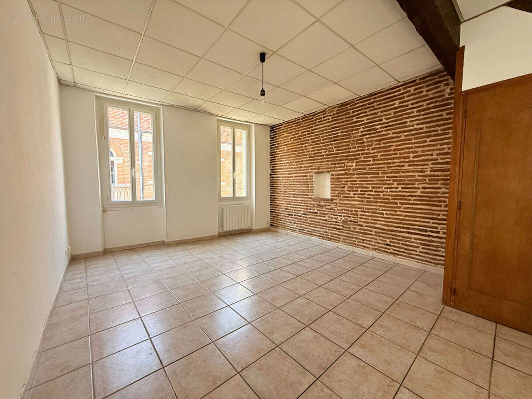 Appartement Duplex au coeur de Saint Sulpice la Pointe - Rare sur le marché ! - photo 2