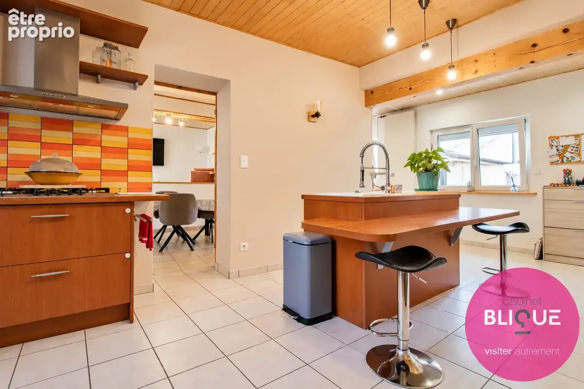Une maison familiale avec cour au soleil et cave a vin : on signe ou ? - photo 15