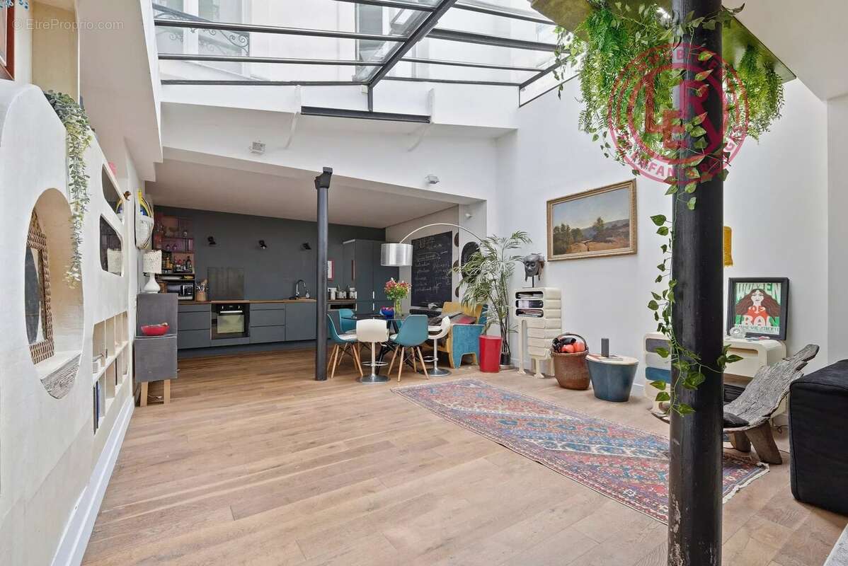 Appartement à PARIS-11E