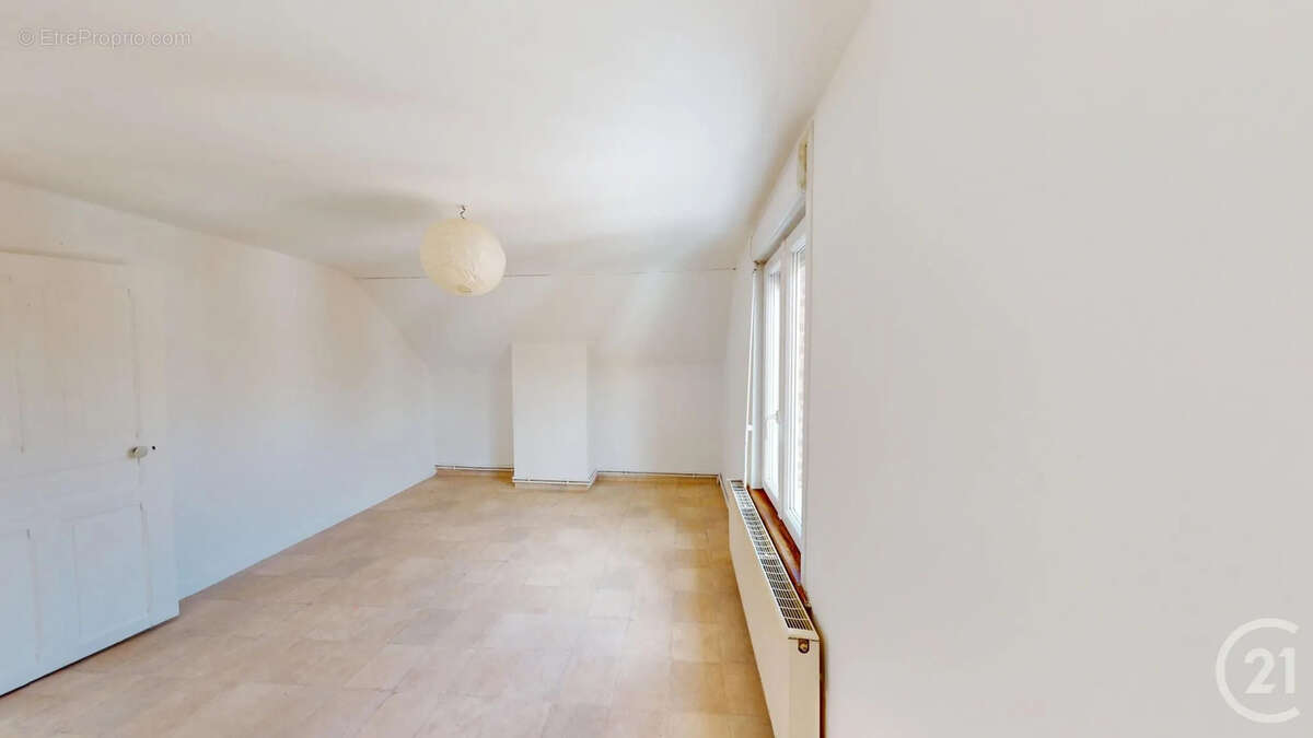 Maison à SAINT-QUENTIN