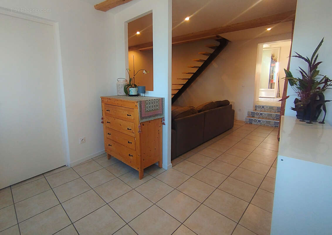 Maison 121 m2 avec cour - photo 2