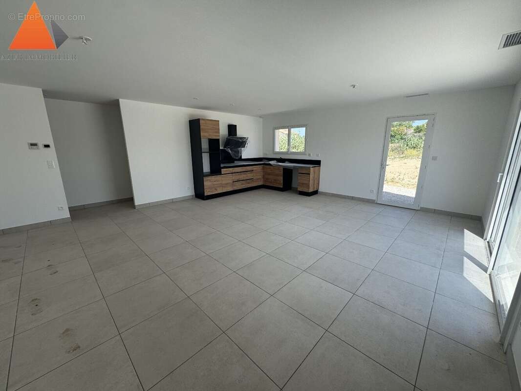 Maison à NISSAN-LEZ-ENSERUNE