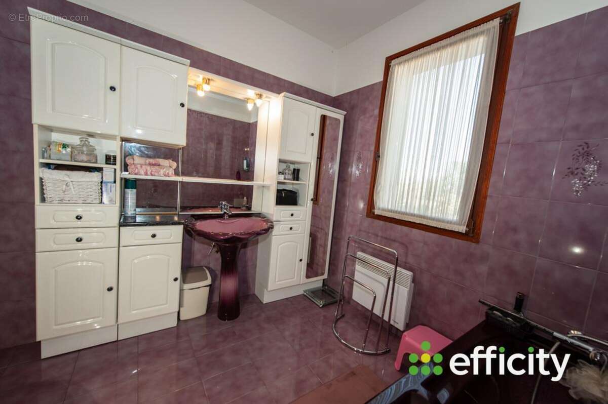 Appartement à SAINT-PAUL-DE-VARCES