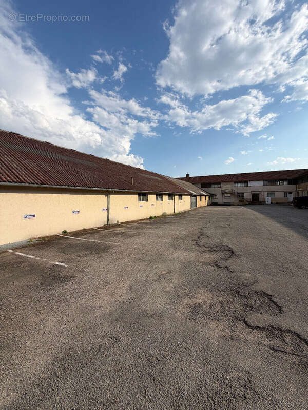 Ensemble immobilier  5849m² loué - SPECIAL INVESTISSEUR - photo 4