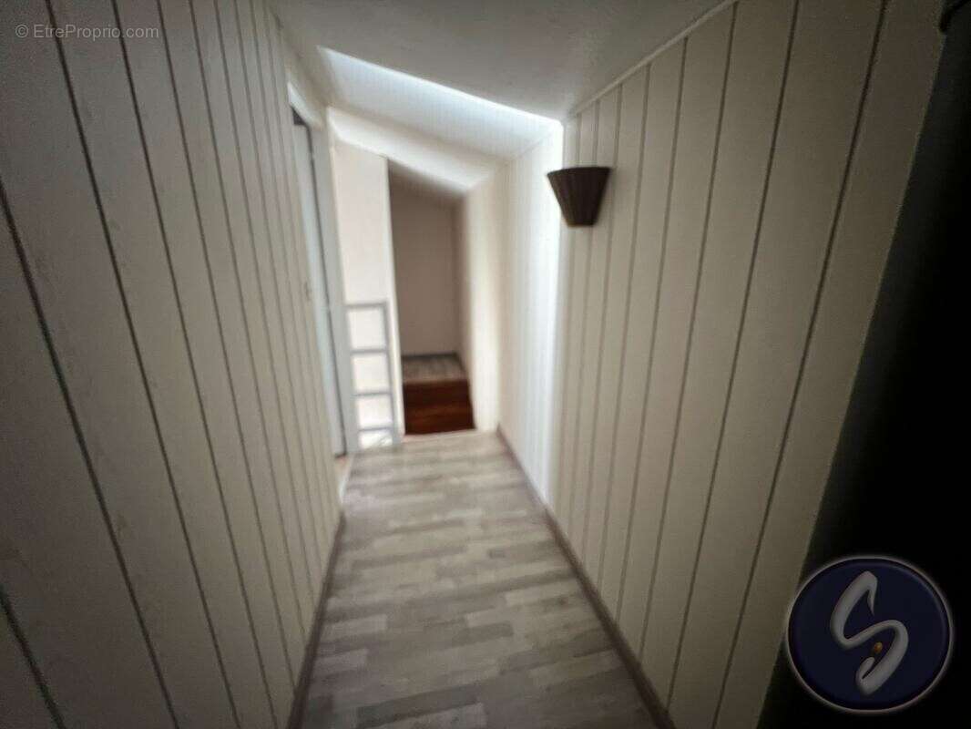 Maison à AZAY-LE-BRULE