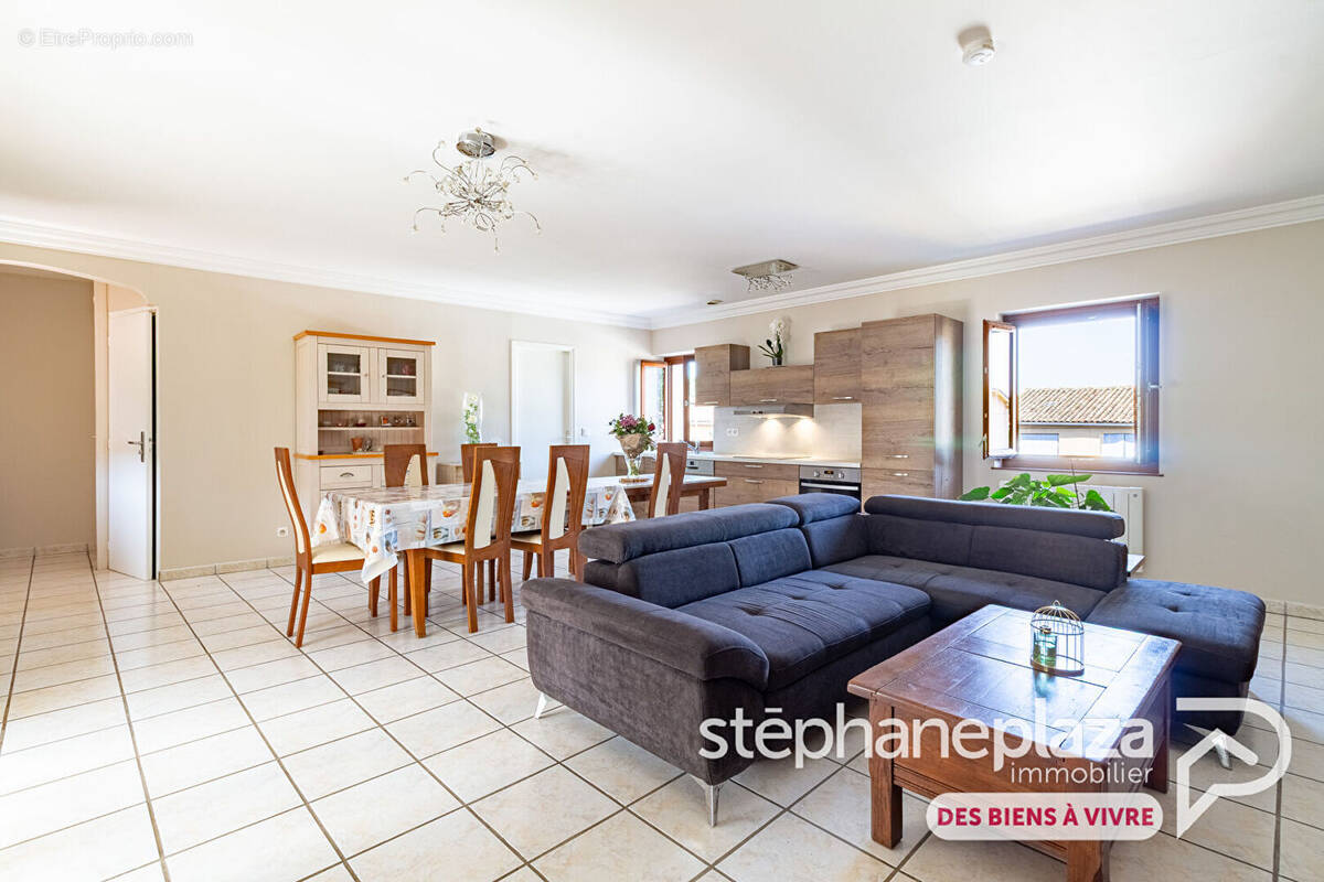 Appartement à SAINT-GEORGES-DE-RENEINS
