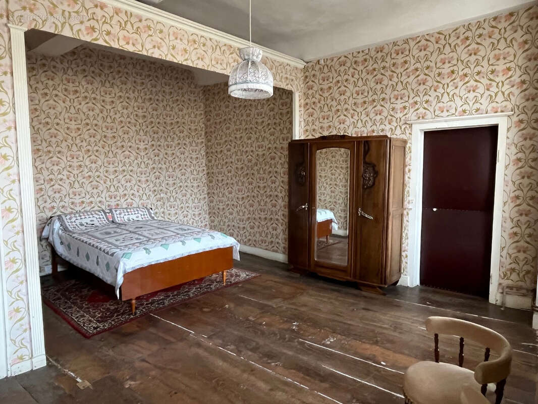 Maison à COUSSAC-BONNEVAL