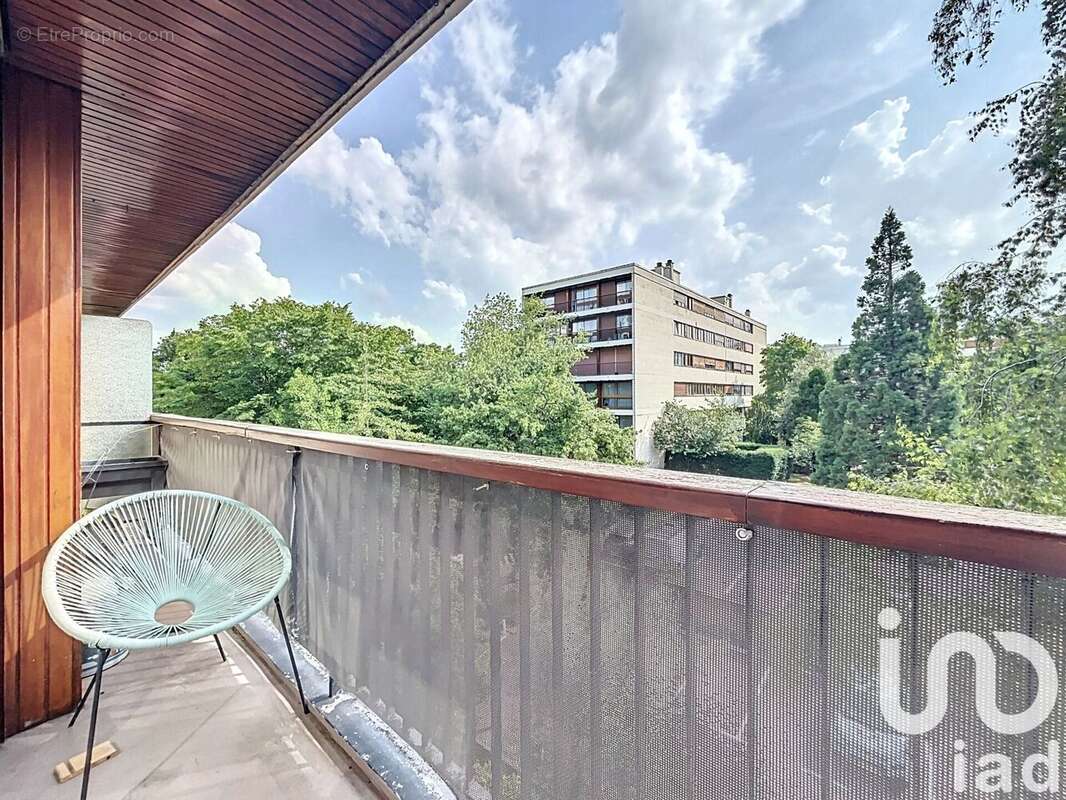 Photo 2 - Appartement à LA CELLE-SAINT-CLOUD