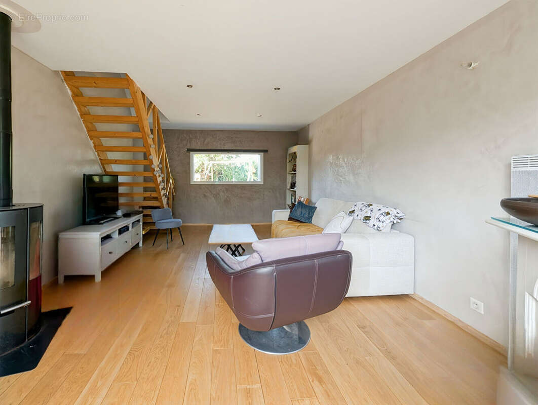 Maison 154m² - Ercé-près-Liffré - 5 Chambres - Terrain 540m² - photo 3