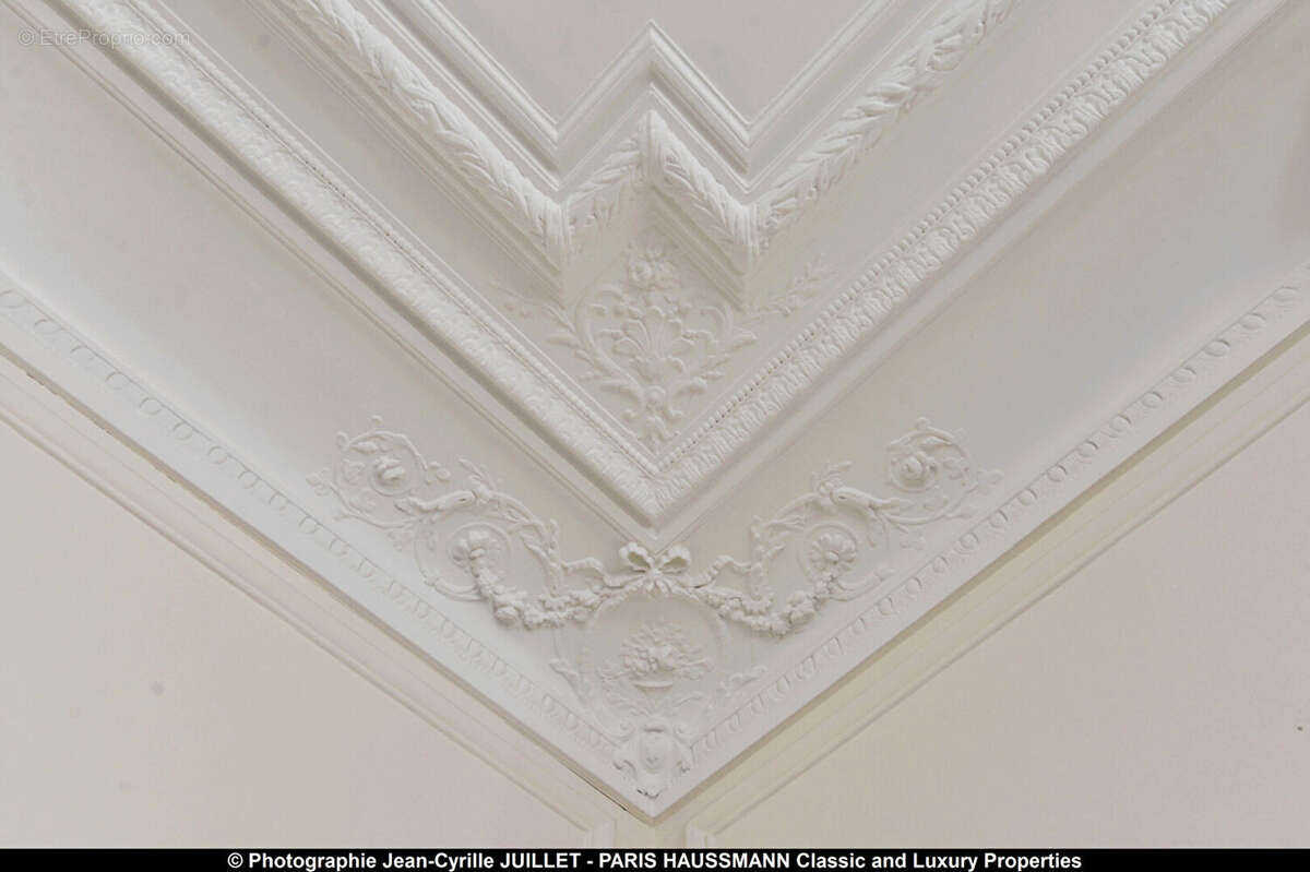 Appartement à PARIS-8E