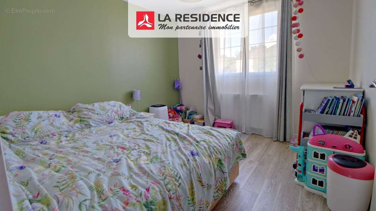 Maison à LES CLAYES-SOUS-BOIS