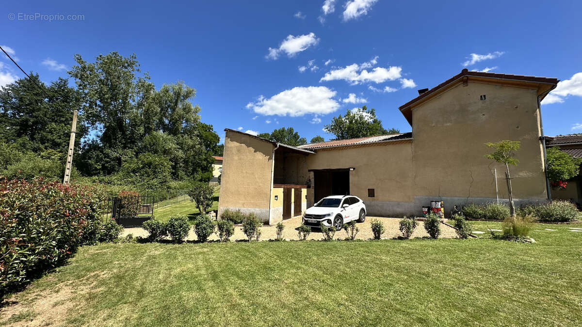 Maison à SERMENTIZON