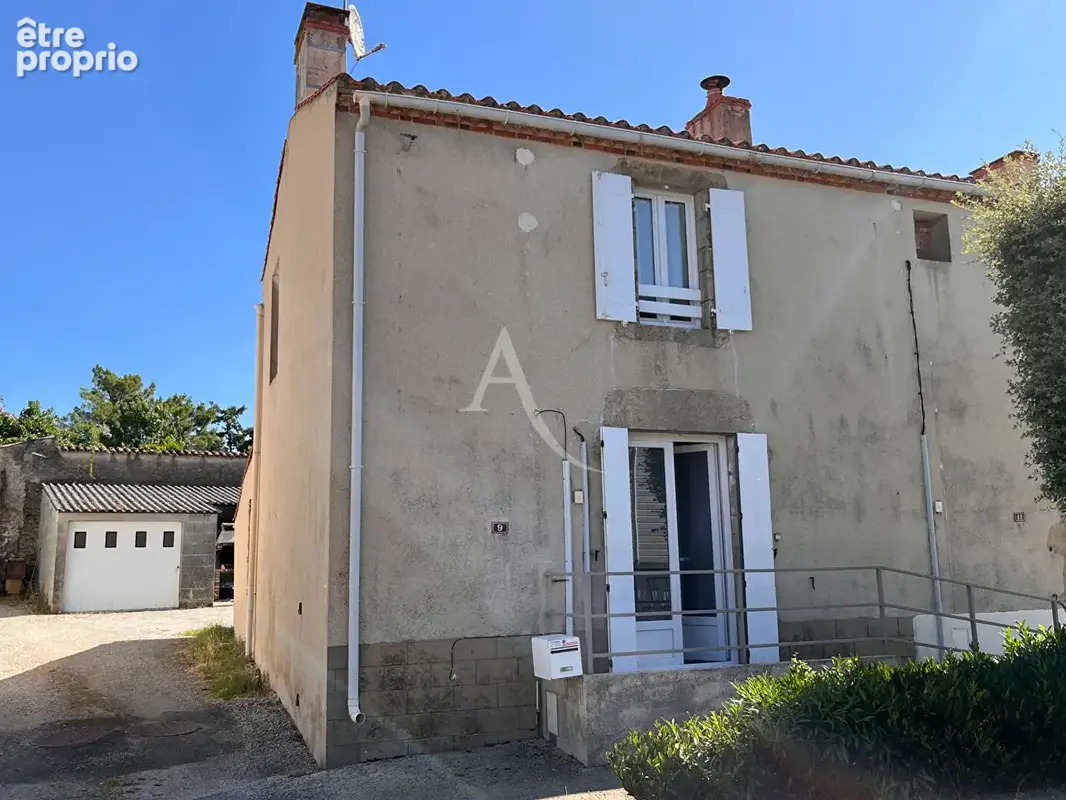 Maison à LE GIROUARD
