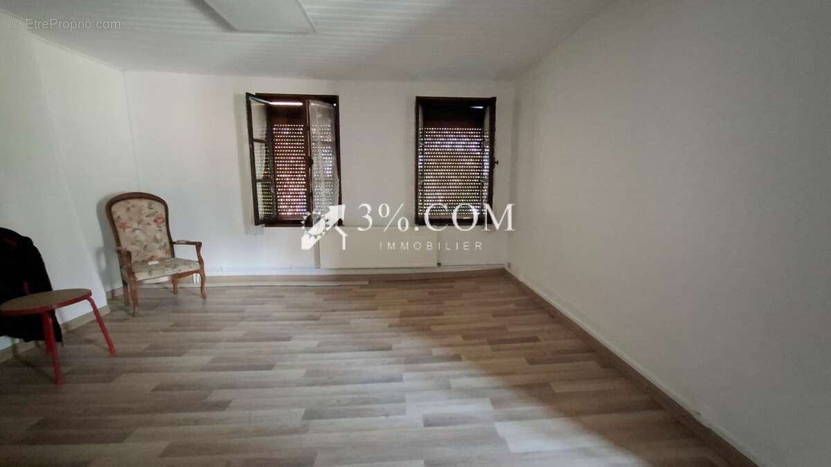 Oisemont : Maison de village  1 / 2 CH, courette, garage - photo 6