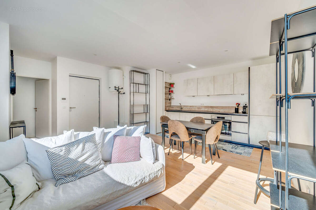 Appartement à PARIS-20E