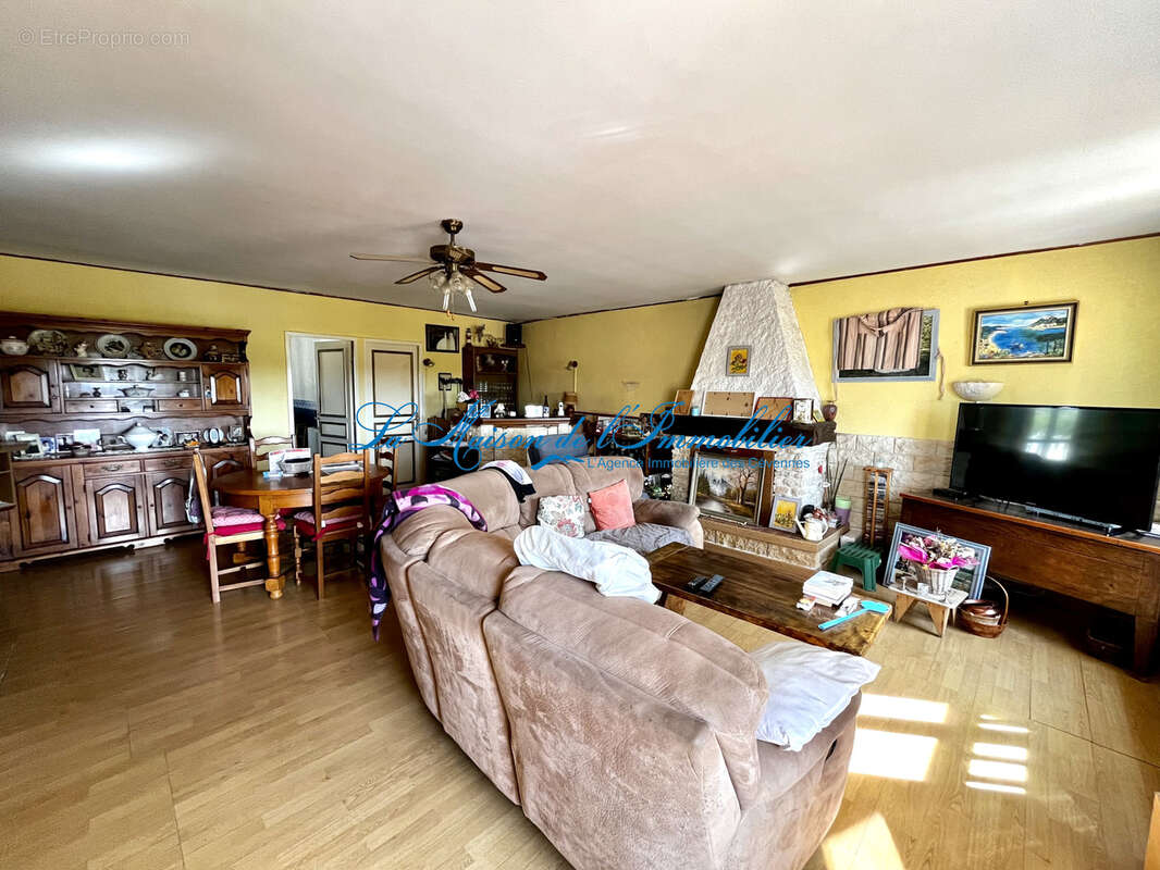Appartement à MEJANNES-LE-CLAP