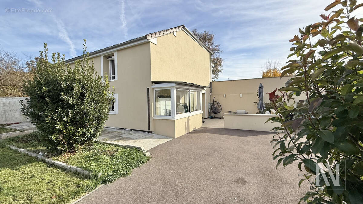 Maison à CRENEY-PRES-TROYES