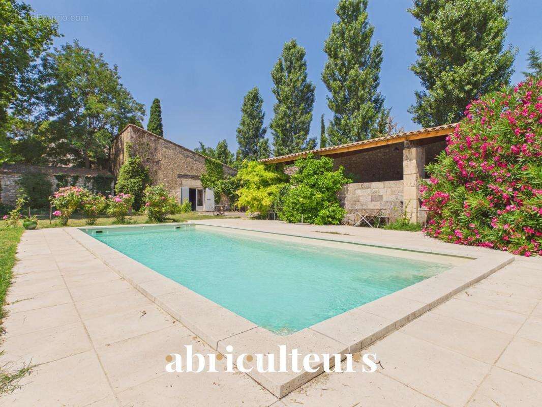 Mas provençal de 310 m² avec piscine et parc arboré de 7 880 m² — PNR des Alpilles - photo 3