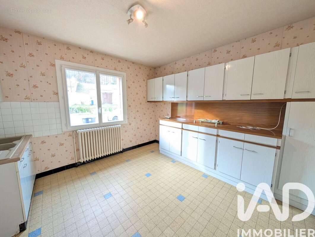 Maison 136 m² à Civaux  - photo 5