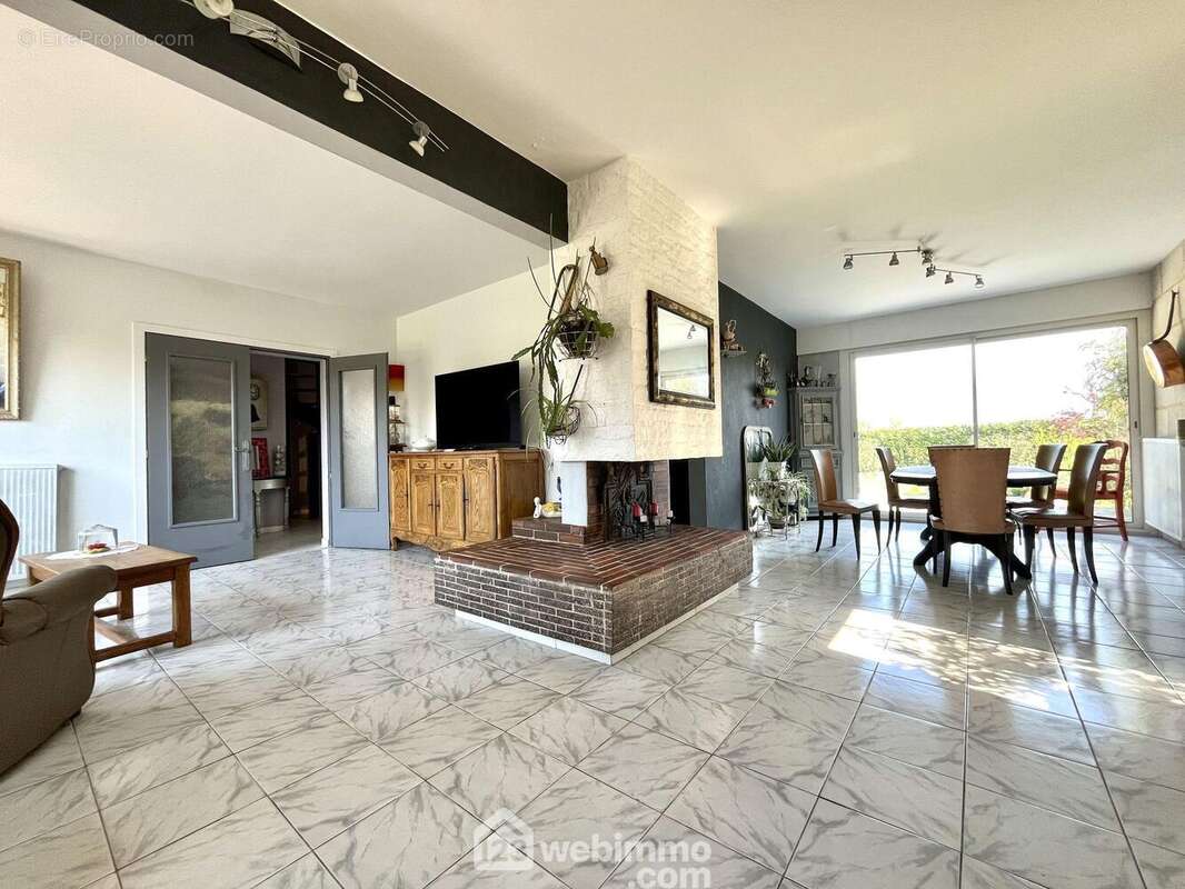 Maison 137 m² à Saint-Medard-En-Jalles  - photo 6