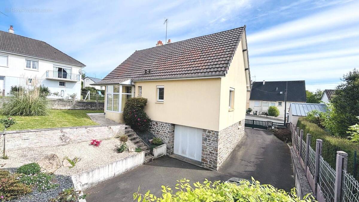 Maison à MAYENNE