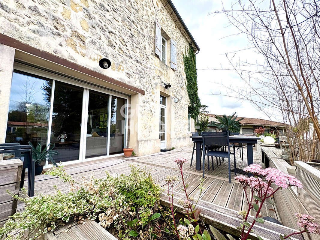 Maison à SAINT-MEDARD-D&#039;EYRANS